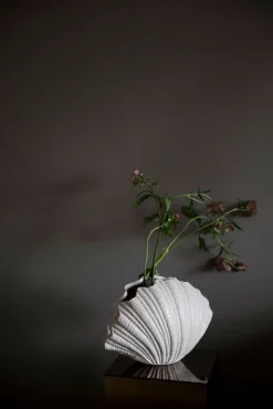 By On – Vase Shell