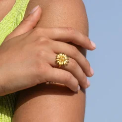 Caroline Svedbom Daisy Ring / Crystal (Guld)