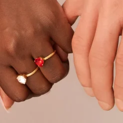 Caroline Svedbom Heart Ring / Crystal – Guld