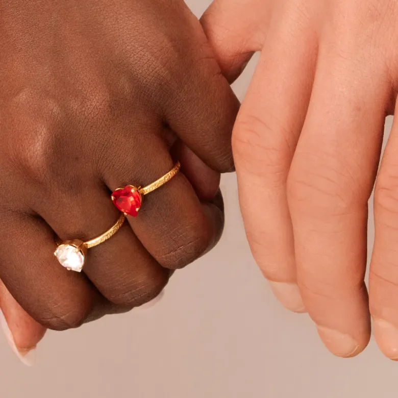 Caroline Svedbom Heart Ring / Light Siam – Guld