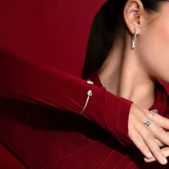 Caroline Svedbom Lucy Örhängen / Crystal – Guld
