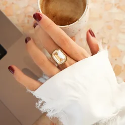 Caroline Svedbom Lydia Cocktail Ring / Golden Shadow (Guld)