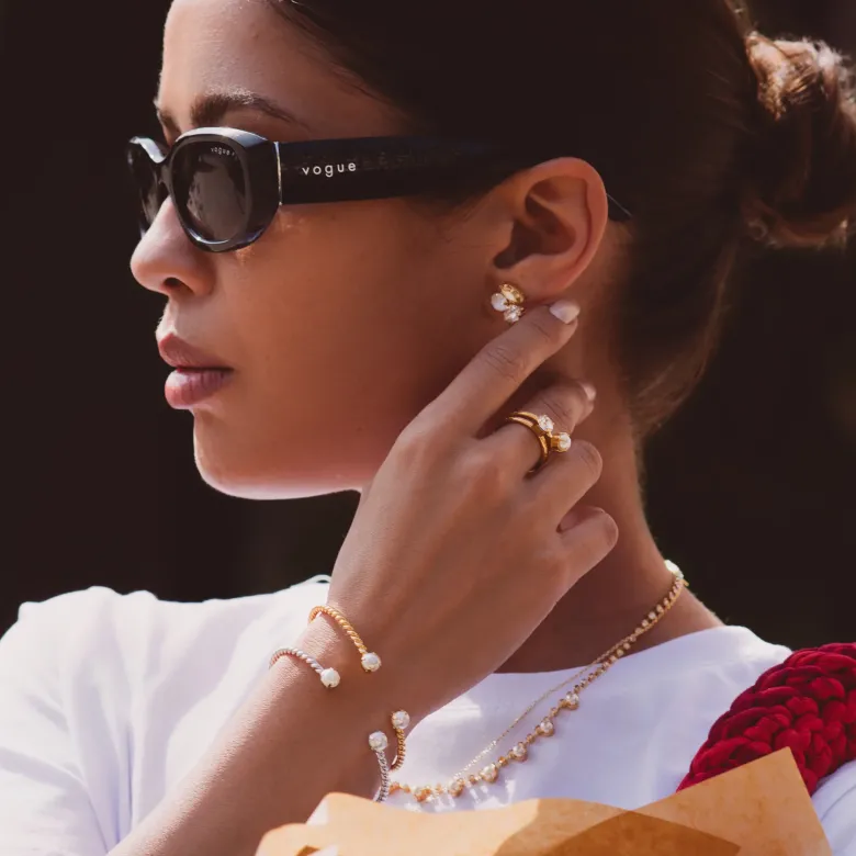Caroline Svedbom Mini Twisted Armband/ Pearl (Guld)