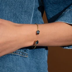 Caroline Svedbom Petite Drop Armband, Denim Blue – Rhodium