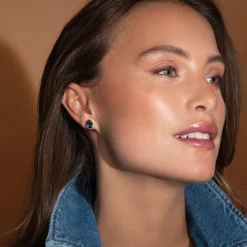 Caroline Svedbom Petite Drop Örhängen, Denim Blue – Rhodium
