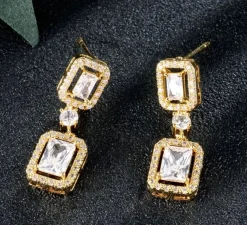 Celine Estelle Guldörhängen med 18K förgyllning och vackra CZ stenar
