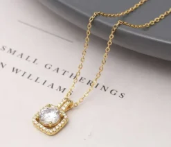 Celine Estelle Stilrent Guldhalsband med 18K förgyllning och CZ 40+5 cm