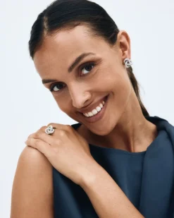 Edblad Infinity Knot Sparkle Studs L – Stål