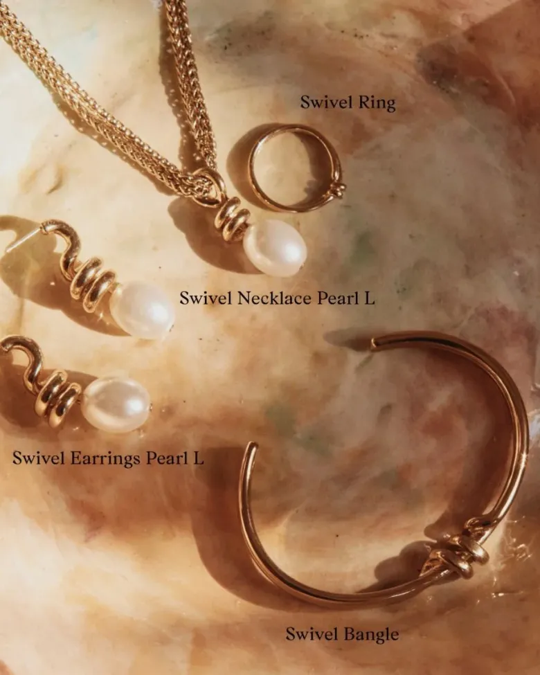 Edblad Swivel Halsband Pearl L – Guld
