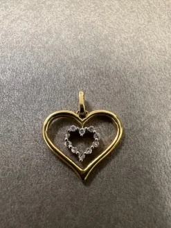 Hjärta i 18K Guld med Diamanter HJG013