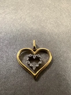 Hjärta i 18K Guld med Diamanter HJG013