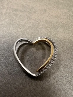 Hjärta i 18K Guld och Vitguld med Diamanter HJG010