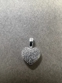 Hjärta i 18K Vitguld med Diamanter HJG019