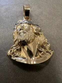 Jesus Hänge i 14K Guld JHG001