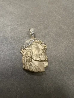 Jesus Hänge i 14K Guld JHG002