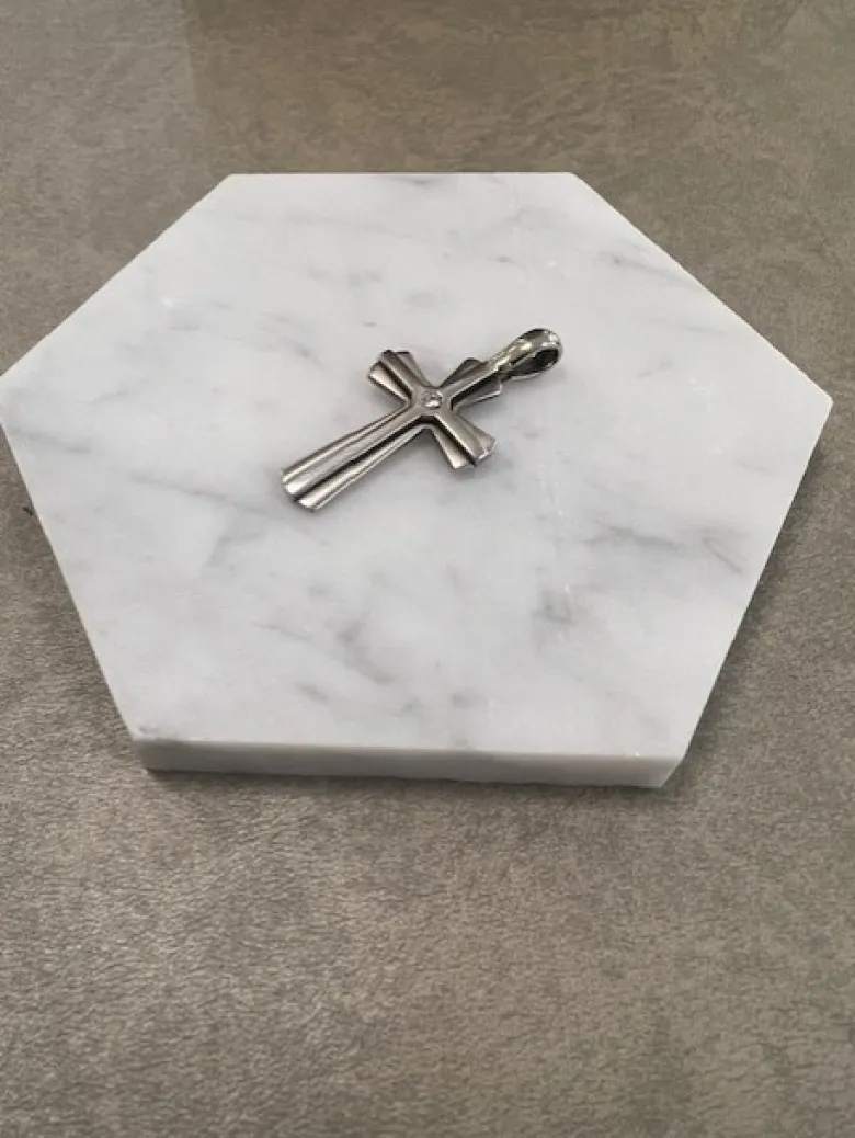 18K Vitguld Kors med Diamant – HBG002 ( Begagnad )
