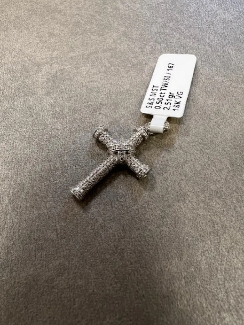 Kors i 18K Vitguld med 0,50ct TW/SI Diamanter – KVG004