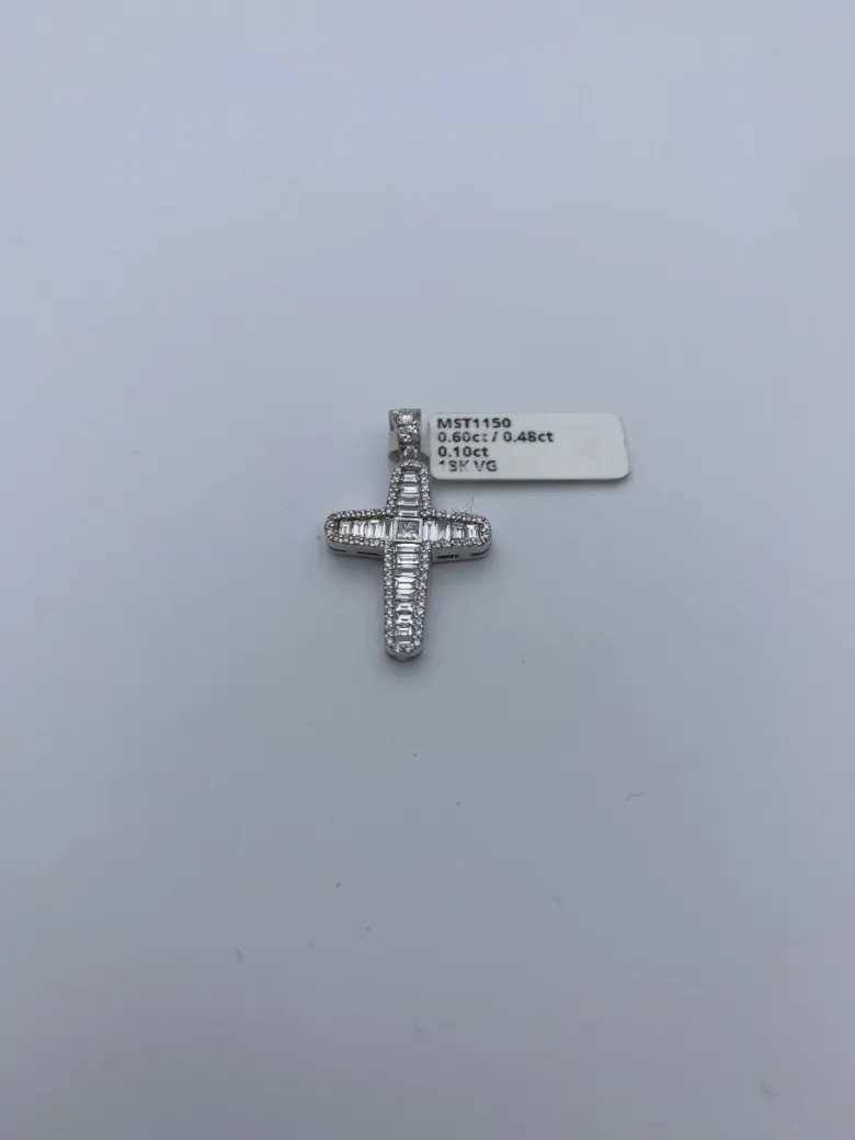 Kors i 18K Vitguld med 1.18ct TW/SI Diamanter – MST1150