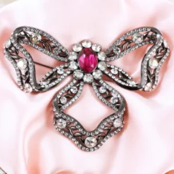 Lily And Rose Marie Antoinette Brooch – Fuschia 70291