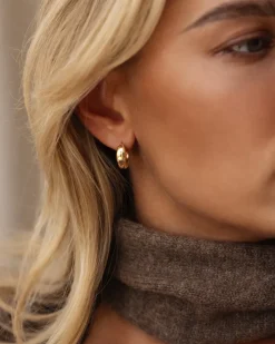 Mockberg Bulky Small Huggies Örhängen Guld