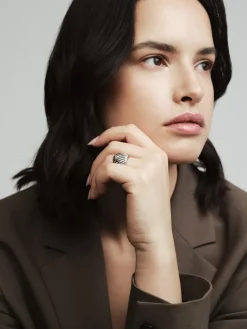 Mockberg Curved Ribbed Ring Silver