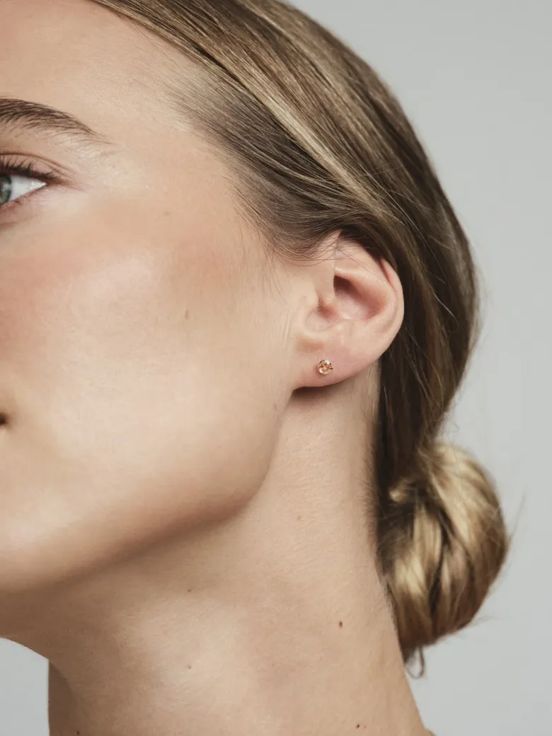 Mockberg Jolie Studs Örhängen Medium Guld – Champagne