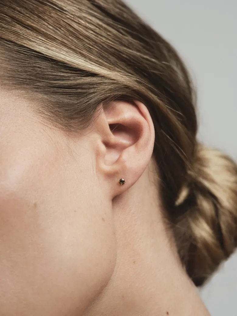 Mockberg Jolie Studs Örhängen Small Guld – Coffee