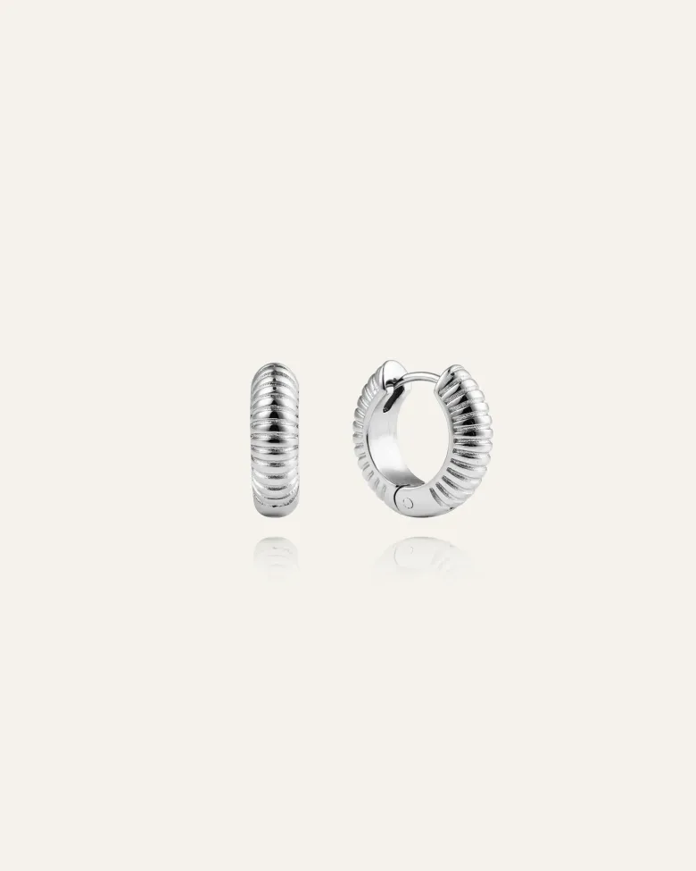 Mockberg Ribbed Örhängen Medium Silver