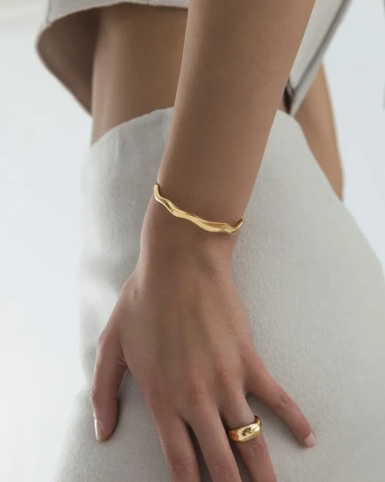 Mockberg Wavy Bolded Cuff Gold Armband
