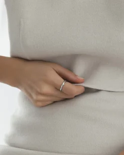 Mockberg Wavy Petite Ring Silver