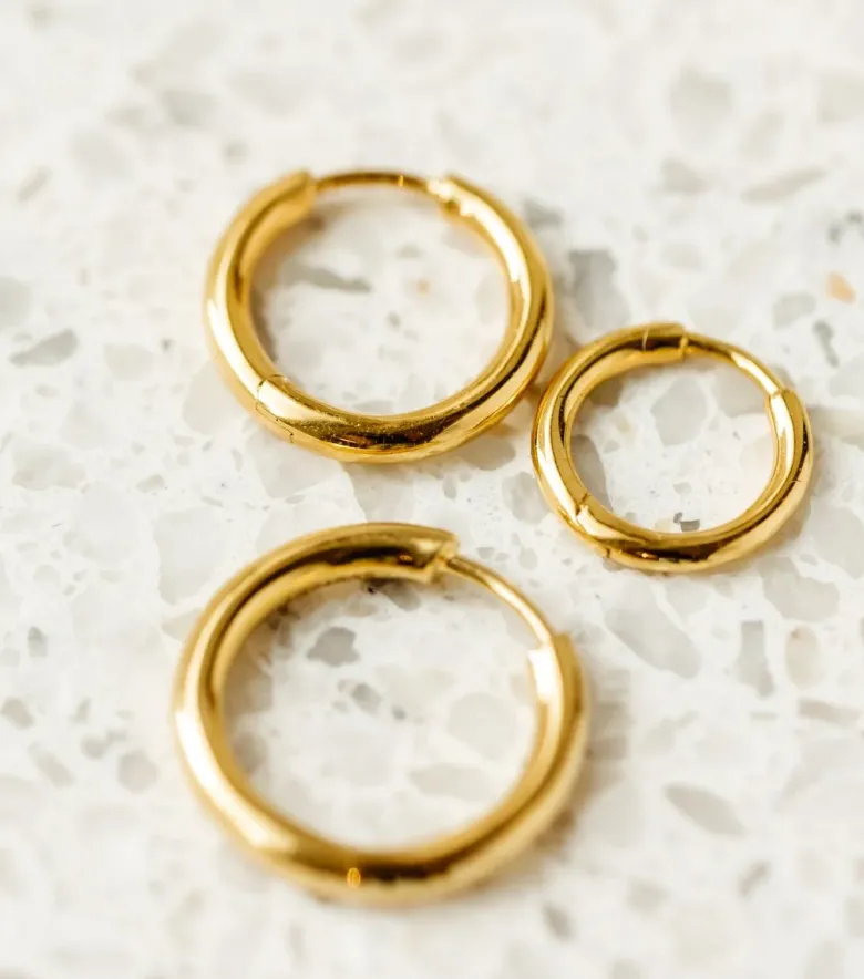 Syster P Beloved Fat Medium Hoops Örhängen Guld