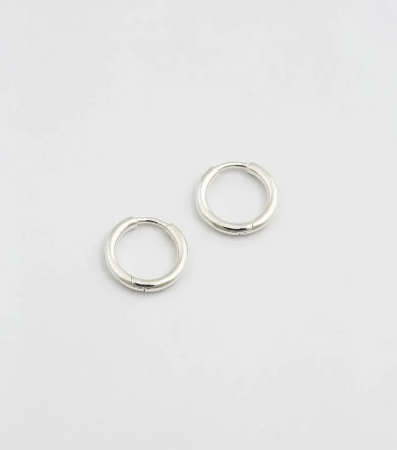 Syster P Beloved Fat Small Hoops Örhängen Silver
