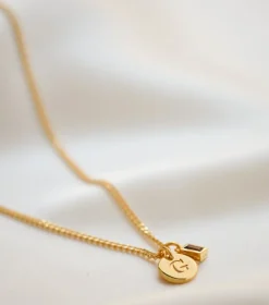 Syster P Beloved Mini Bokstav Hänge Guld