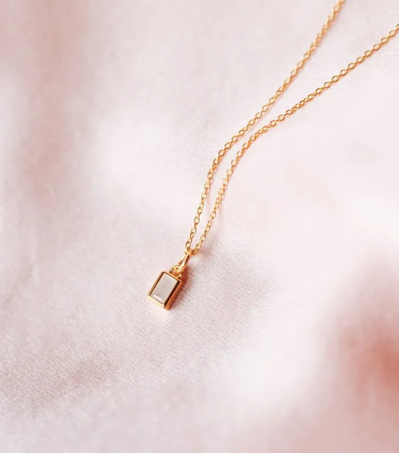 Syster P Beloved Squared Hänge Moonstone Guld