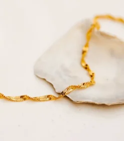 Syster P Herringbone Twisted Halsband Guld