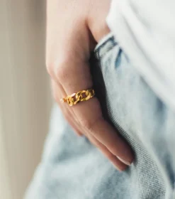 Syster P Links Curb Chain Ring Guld