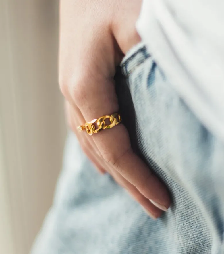 Syster P Links Curb Chain Ring Guld