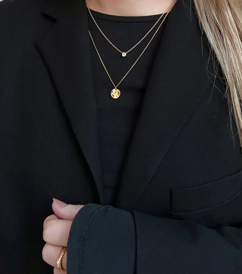 Syster P Minimalistica Solo Nova Halsband Guld