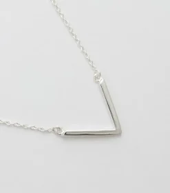 Syster P Strict Plain V Halsband Silver