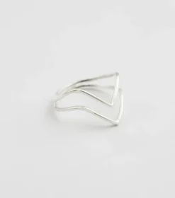 Syster P Tiny Arrow Ring Silver