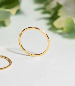 Syster P Tiny Ultrathin Ring Guld