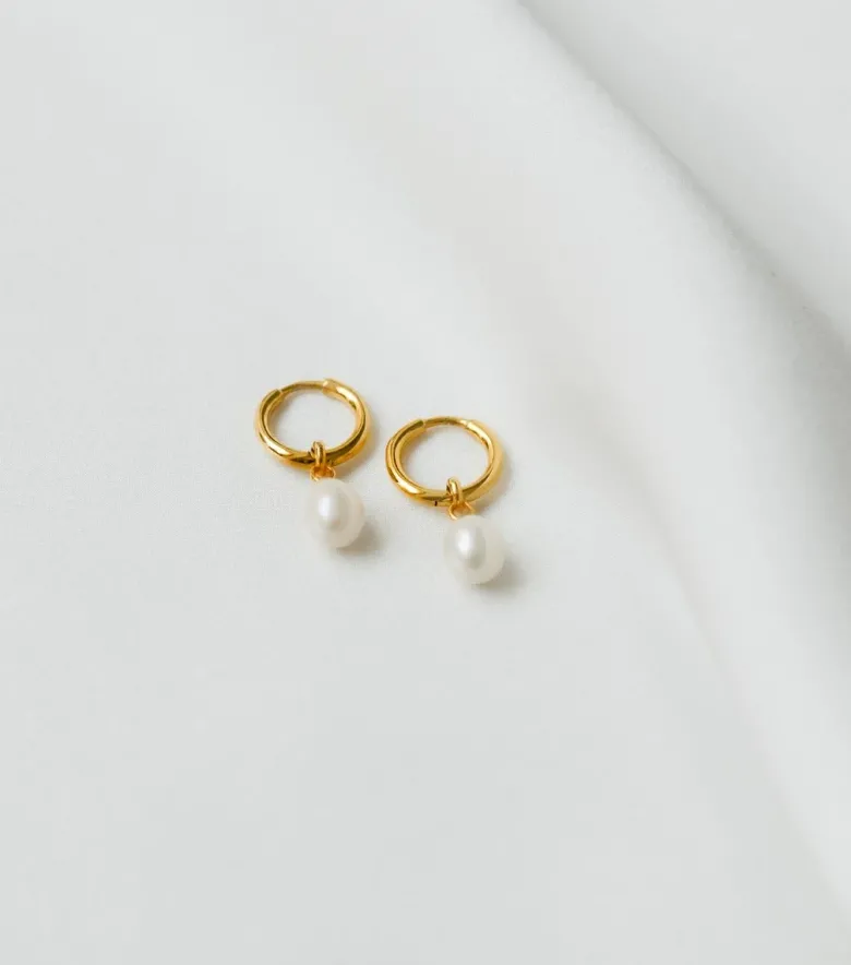 Syster P Treasure Pearl Hoop Guld