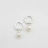 Syster P Treasure Pearl Hoop Silver
