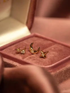 YLVA LI Diamond Moon Örhängen – Gold 8741