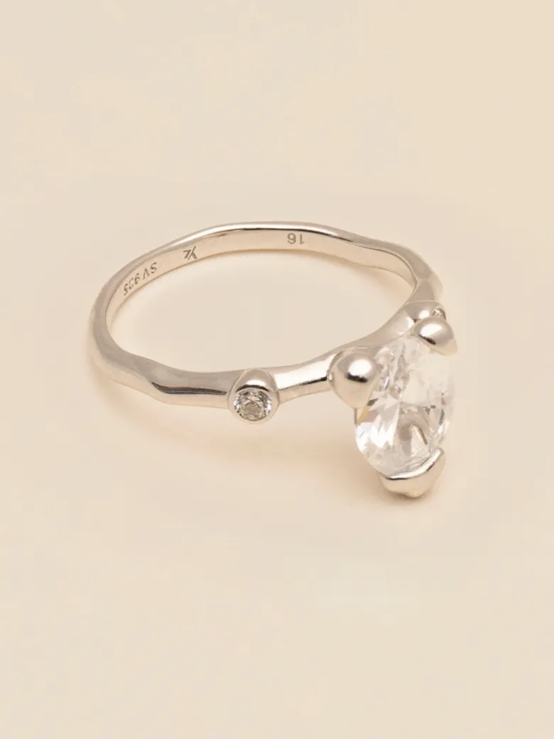YLVA LI Embla ring Crystal – Silver