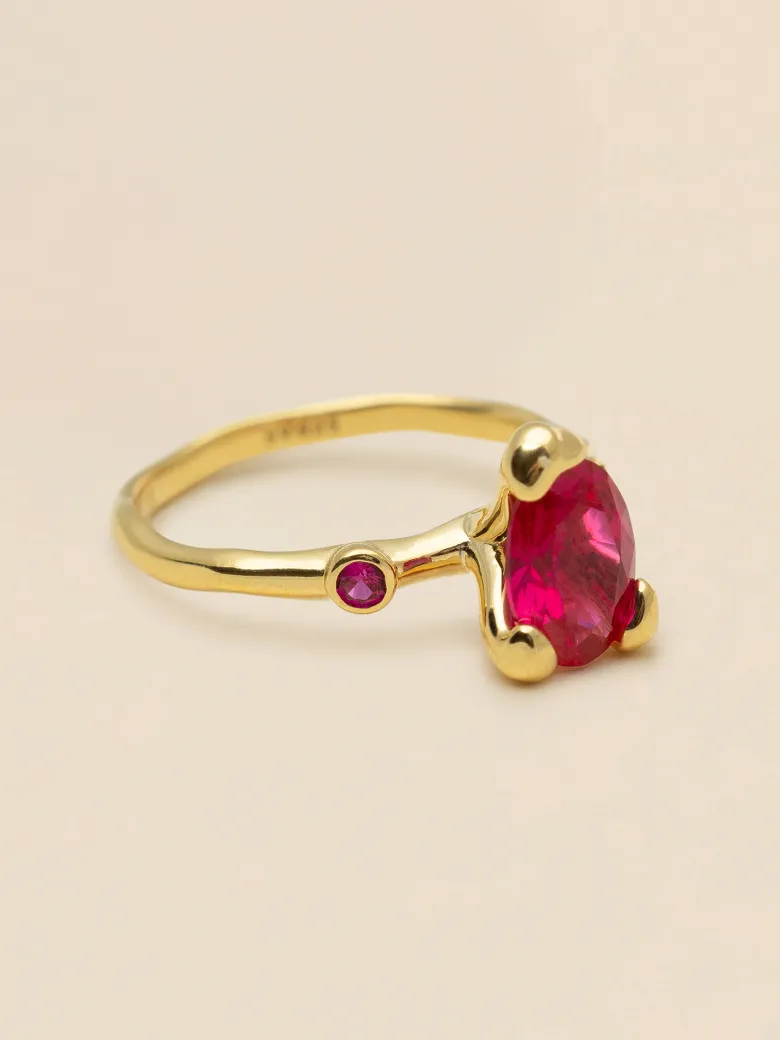 YLVA LI Embla Ring Ruby – Guld