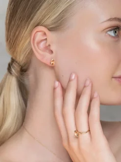YLVA LI Embla Stud Örhängen Orange – Guld